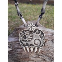 Wolf paw amulet – fierce wolf, helm of awe & algiz rune