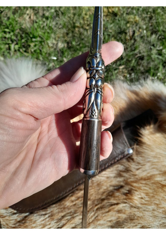 Hand-forged Norse knife with Raven's head hilt & leather sheath
