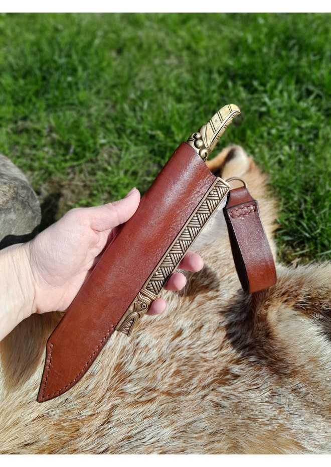 Norse knife with Raven handle. Leather sheath with Dragon 