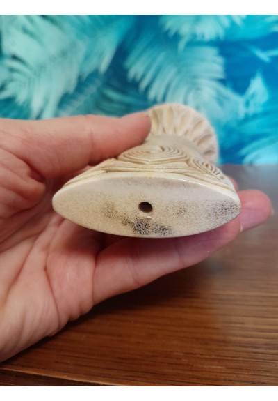 Custom knife handles – hand-carved