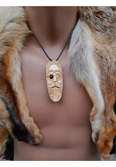 Beautiful hand-carved Viking God Odin face pendant. Óðinn amulet with ravens, Scandinavian artwork. Allfather art. Norse, pagan necklace