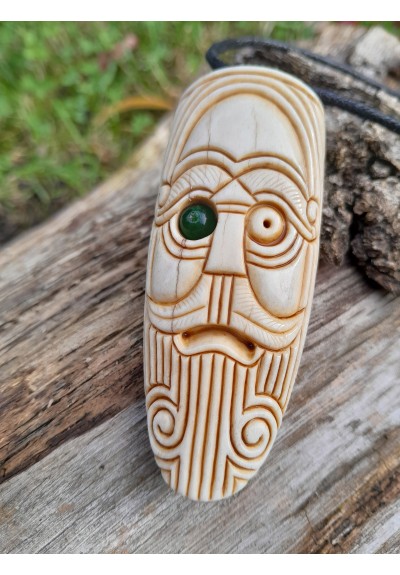 Beautiful hand-carved Viking God Odin face pendant. Óðinn amulet with ravens, Scandinavian artwork. Allfather art. Norse, pagan necklace