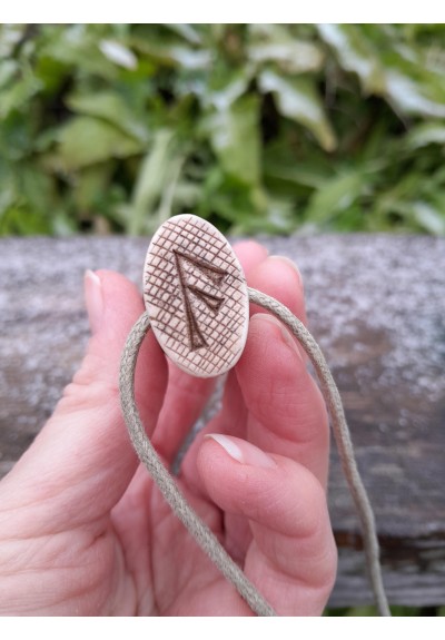 Viking bear amulet. Berserker amulet with Bear head and Ansuz rune. Hand-carved