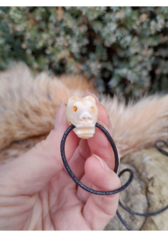 Small Viking bear amulet. Berseker warrior totemic necklace - Moose antlers hand-carved 