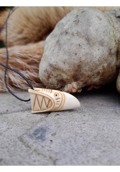 Norse Dragon amulet with Algiz rune. Norse Mythology art. Drakkar jewelry. Pagan protection necklace - moose antlers hand-carved