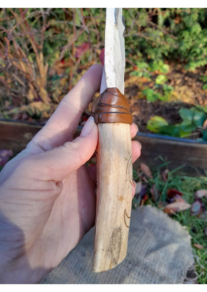Handmade Neolithic ritual knife with flint blade and petroglyphs ...